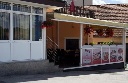 Sentjur House | Pet-Friendly Guest House Bohorč with Pool & Hot Tub