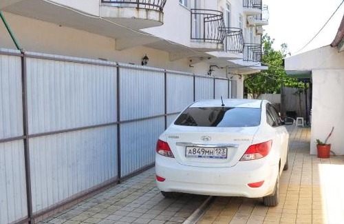 Blagoveshchenskaya House | Cozy Guest House Briz with Kitchen Amenities & Great Reviews