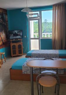 Sinemoretz House | Pet-Friendly Guest House Chalakov with Oceanfront Views