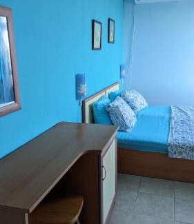 Sinemoretz House | Pet-Friendly Guest House Chalakov with Oceanfront Views
