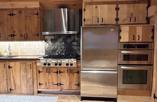 Nottawa Cottage | Ideal Getaway Near Blue Mountain & Wasaga Beach
