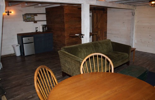 South Bend House | Ideal Guest House Steps from Notre Dame with Spa & Breakfast
