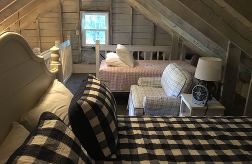 South Bend House | Ideal Guest House Steps from Notre Dame with Spa & Breakfast