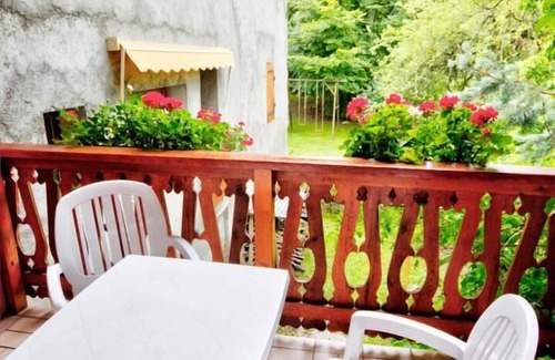 Curienne House | Scenic Retreat Near Chambéry with Lake Views & Breakfast