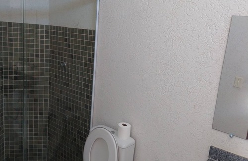 Sao Pedro da Aldeia House | Budget-Friendly Guest House da Torre with Breakfast & Kids' Zone
