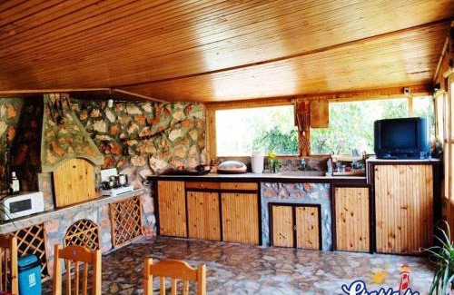 Shabla House | Family-Friendly Guest House Danny with Kitchen Amenities
