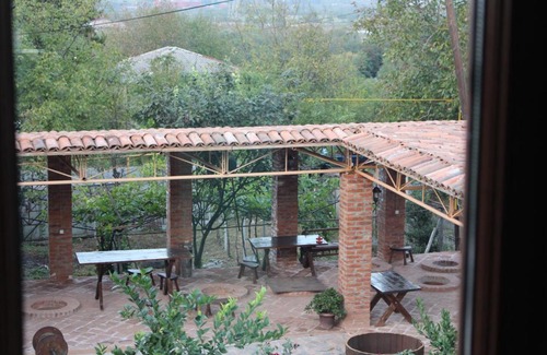 Imereti Bed & Breakfast | Cozy Guest House Daviti - Pet and Child Friendly Retreat