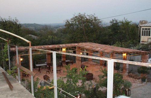 Imereti Bed & Breakfast | Cozy Guest House Daviti - Pet and Child Friendly Retreat