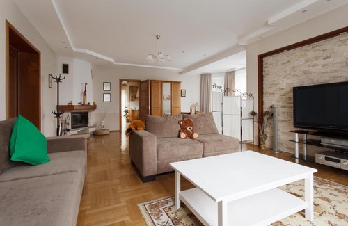 Moskovsky District House | Perfect Stay at Guest House DOM 18 with Pool & Breakfast