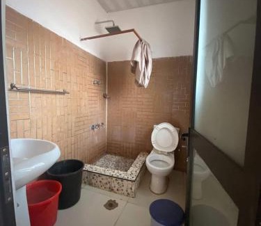 Chimoio Apartment | Cozy Stay at Guest House dos Amigos with Breakfast Included