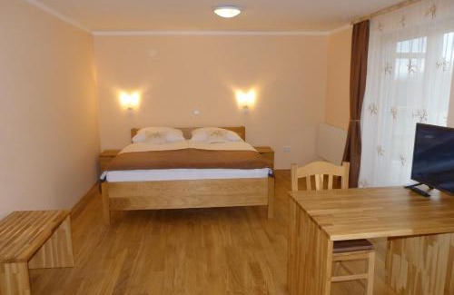 Kamence House | Eco Vila Mila: Family-Friendly Retreat with Pet Amenities