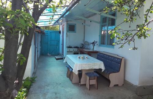 Kaji-Say House | Oceanfront Guest House Elena: Perfect for Families & Reviews 10/10