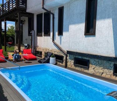 Dobrinishte House | Guest House Elit: Oceanfront Bliss with Private Beach Access