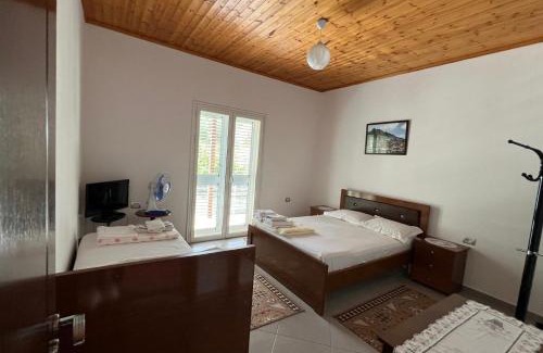 Berat House | Guest House Emiljos Flamur: Family-Friendly with Breakfast