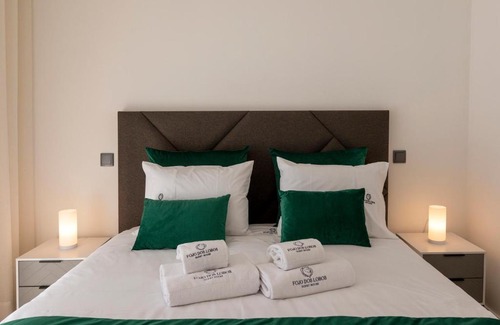 Cabril House | Highly Rated Guest House Fojo dos Lobos with Family Amenities