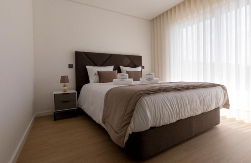 Cabril House | Highly Rated Guest House Fojo dos Lobos with Family Amenities