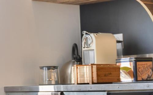 Cathedrale House | Tranquil Stay at Gîte L'ATELIER DU 6 with Garden Access