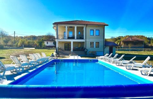 Elena House | Oceanfront Guest House Gerasimovi: Rated 10/10 for Families