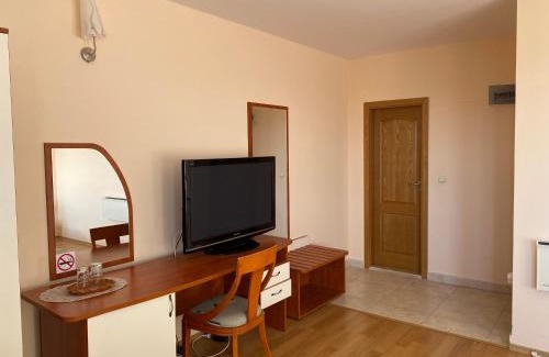 Bulgarevo House | Guest House Golden Flake: Oceanfront Retreat Near Bolata