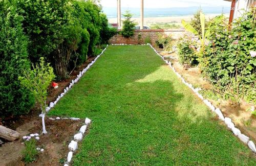 Byala Villa | Heaven Guest House: Oceanfront Retreat with Pool Access