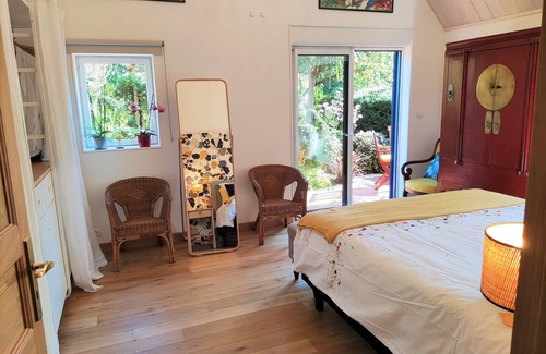 Turqueville Bed & Breakfast | Cozy Guest House by the Garden near Utah Beach