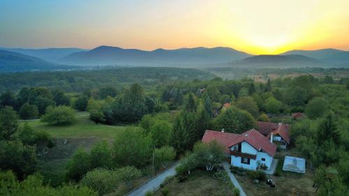 Dreznik Grad House | Exceptional Guest House Jandric: Family-Friendly Retreat