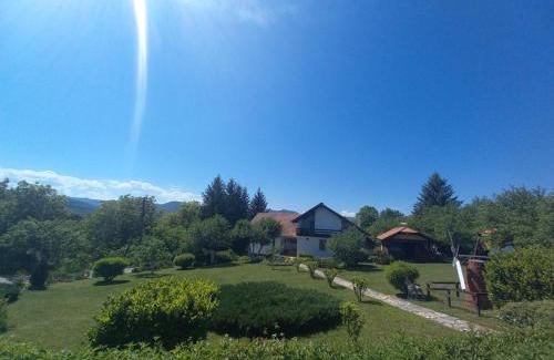 Dreznik Grad House | Exceptional Guest House Jandric: Family-Friendly Retreat
