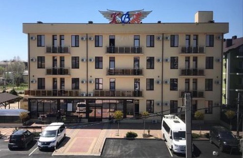 Anapa House | Cozy Guest House K.V.N. with Pool and Oceanfront Views
