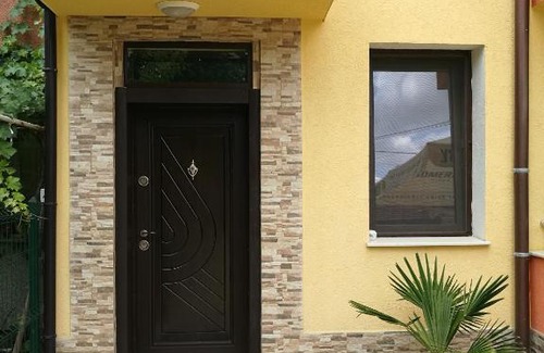 Elhovo House | Budget-Friendly Guest House Karaulanov with Family Amenities