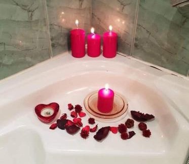 Chepelare House | Pet-Friendly Guest House Karov with Hot Tub & Breakfast