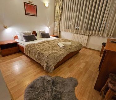 Chepelare House | Pet-Friendly Guest House Karov with Hot Tub & Breakfast