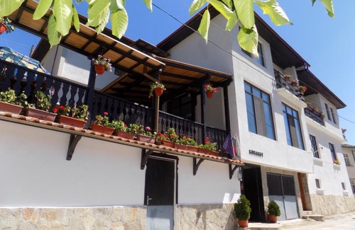 Orehovo House | Comfortable Stay at Guest House Konakat with Breakfast Included
