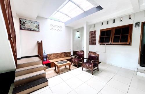 Pacitan House | Guest House Kraton Mas