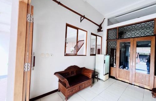 Pacitan House | Guest House Kraton Mas