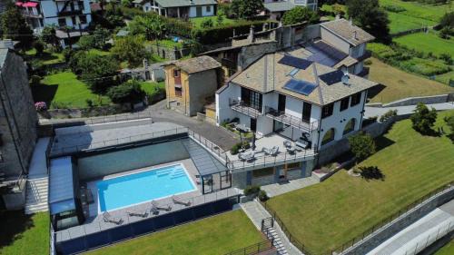 Sondrio House | Elegant Guest House Le Cassandre with Oceanfront Pool