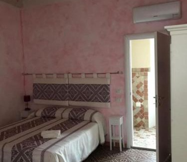 Luras House | Pet-Friendly Guest House Le Gemelle with Hot Tub & Breakfast