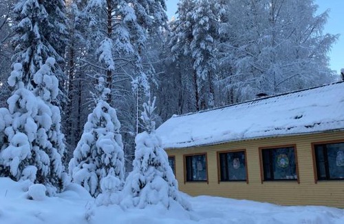 Essoyla House | Oceanfront Guest House Lesnoiy Dvor with Hot Tub & Views