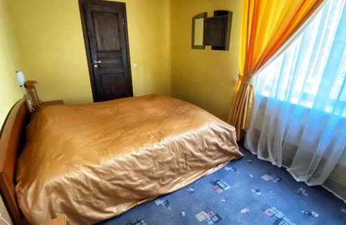Essoyla House | Oceanfront Guest House Lesnoiy Dvor with Hot Tub & Views