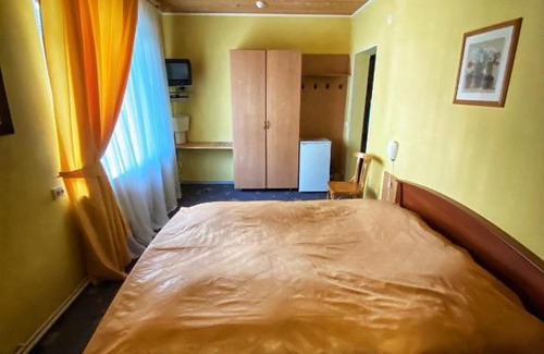 Essoyla House | Oceanfront Guest House Lesnoiy Dvor with Hot Tub & Views