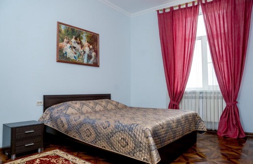 Sherekino House | Pet-Friendly Guest House Lgov with Breakfast & Kitchen Access