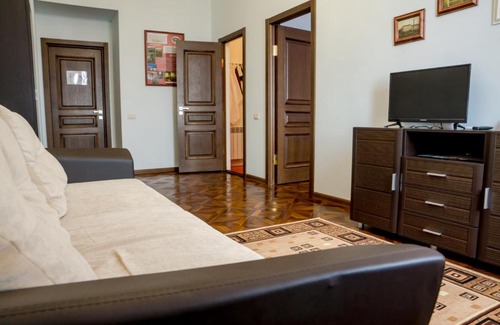 Sherekino House | Pet-Friendly Guest House Lgov with Breakfast & Kitchen Access