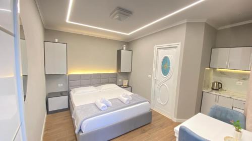 Berat House | Family-Friendly Guest House Luli Strumi with Top Ratings