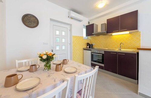 Mlini House | Guest Rated 10/10: Family-Friendly Guest House Medine