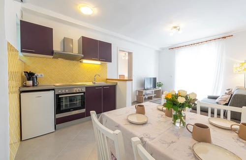 Mlini House | Guest Rated 10/10: Family-Friendly Guest House Medine