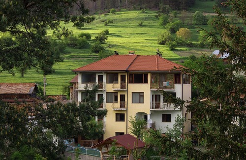 Yagodina House | Exceptional Guest House Milka with Restaurant & Kitchen