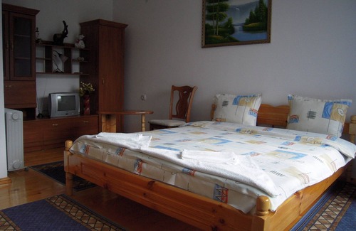 Yagodina House | Exceptional Guest House Milka with Restaurant & Kitchen