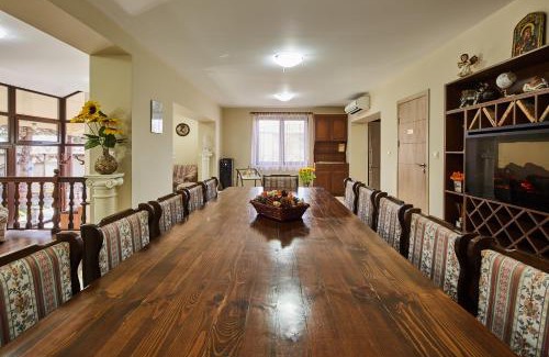 Sapareva Banya House | Guest House Mira: Rated 10/10 with Family-Friendly Amenities