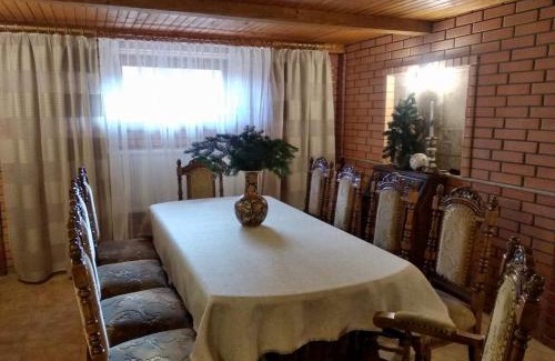 Polyana House | Mountain View Guest House: Perfect for Families and Pets