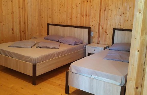 Sokhumi House | Top-Rated Guest House na Ezugbaya with Family-Friendly Amenities