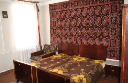 Stepantsminda House | Pet-Friendly Guest House Nazy with Kitchen Amenities